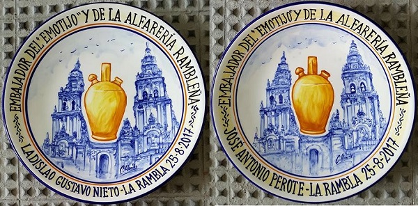 Platos conmemorativos homenaje a Ladislao Nieto y José Antonio Perote