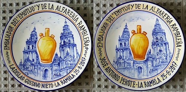 Platos conmemorativos homenaje a Ladislao Nieto y José Antonio Perote